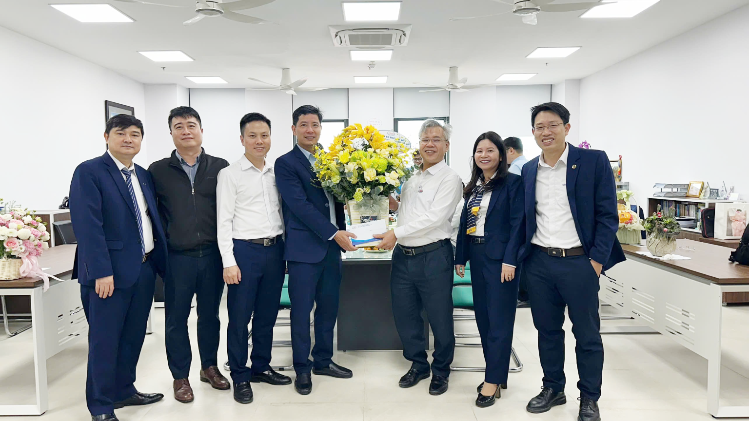 CMB CHÚC MỪNG NGÀY NHÀ GIÁO VIỆT NAM 20/11