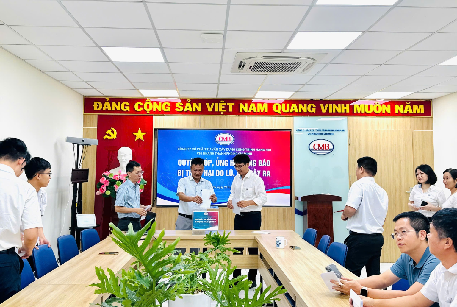CMB – TỔ CHỨC QUYÊN GÓP, ỦNG HỘ ĐỒNG BÀO BỊ THIỆT HẠI DO BÃO, LŨ LỤT GÂY RA