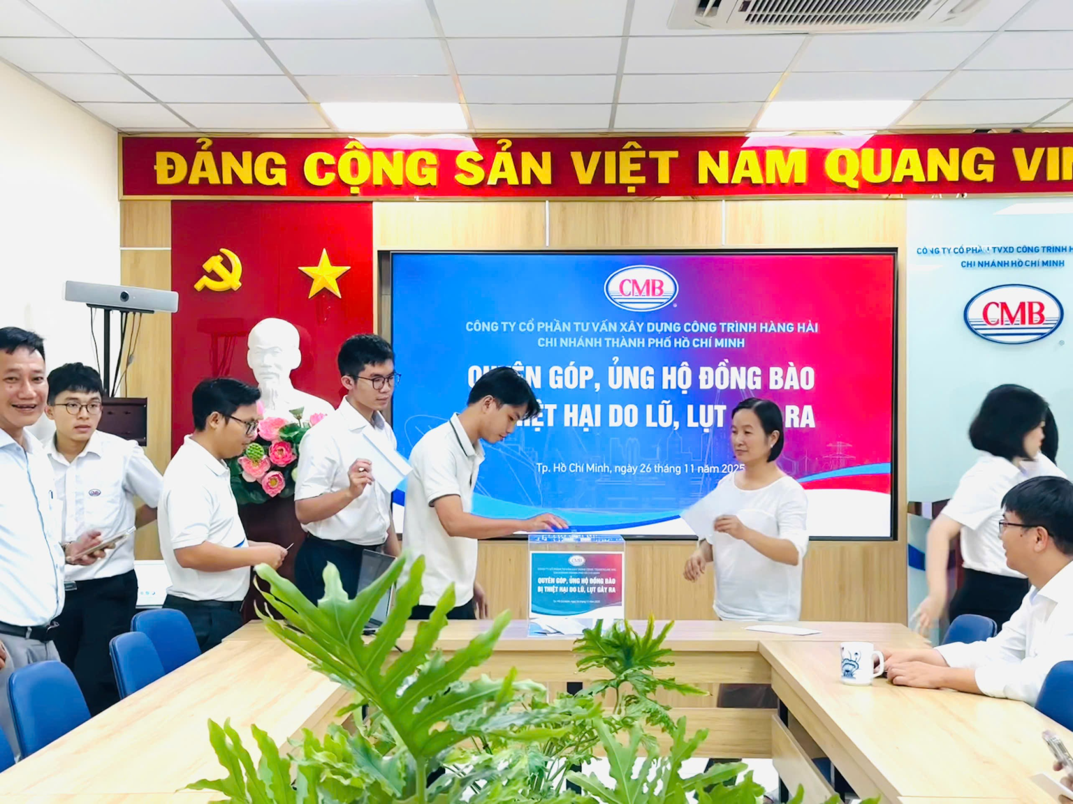 CMB – TỔ CHỨC QUYÊN GÓP, ỦNG HỘ ĐỒNG BÀO BỊ THIỆT HẠI DO BÃO, LŨ LỤT GÂY RA