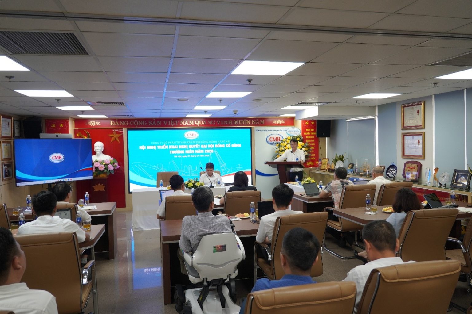 CMB TỔ CHỨC HỘI NGHỊ TRIỂN KHAI NGHỊ QUYẾT ĐẠI HỘI ĐỒNG CỔ ĐÔNG NĂM 2026