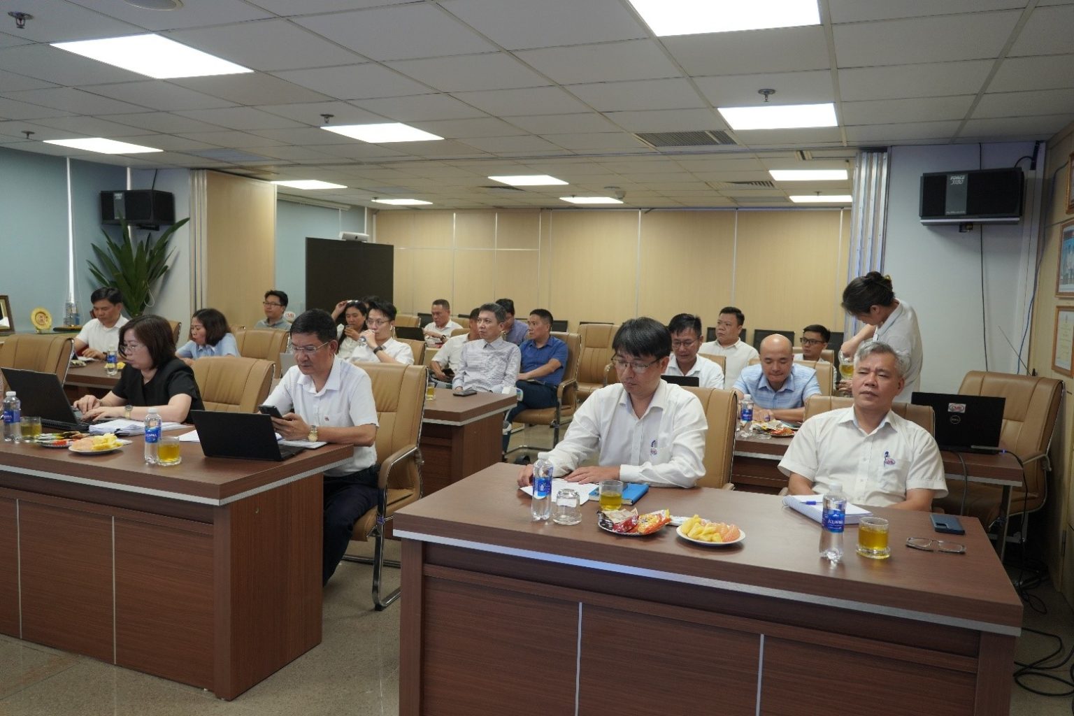 CMB TỔ CHỨC HỘI NGHỊ TRIỂN KHAI NGHỊ QUYẾT ĐẠI HỘI ĐỒNG CỔ ĐÔNG NĂM 2026