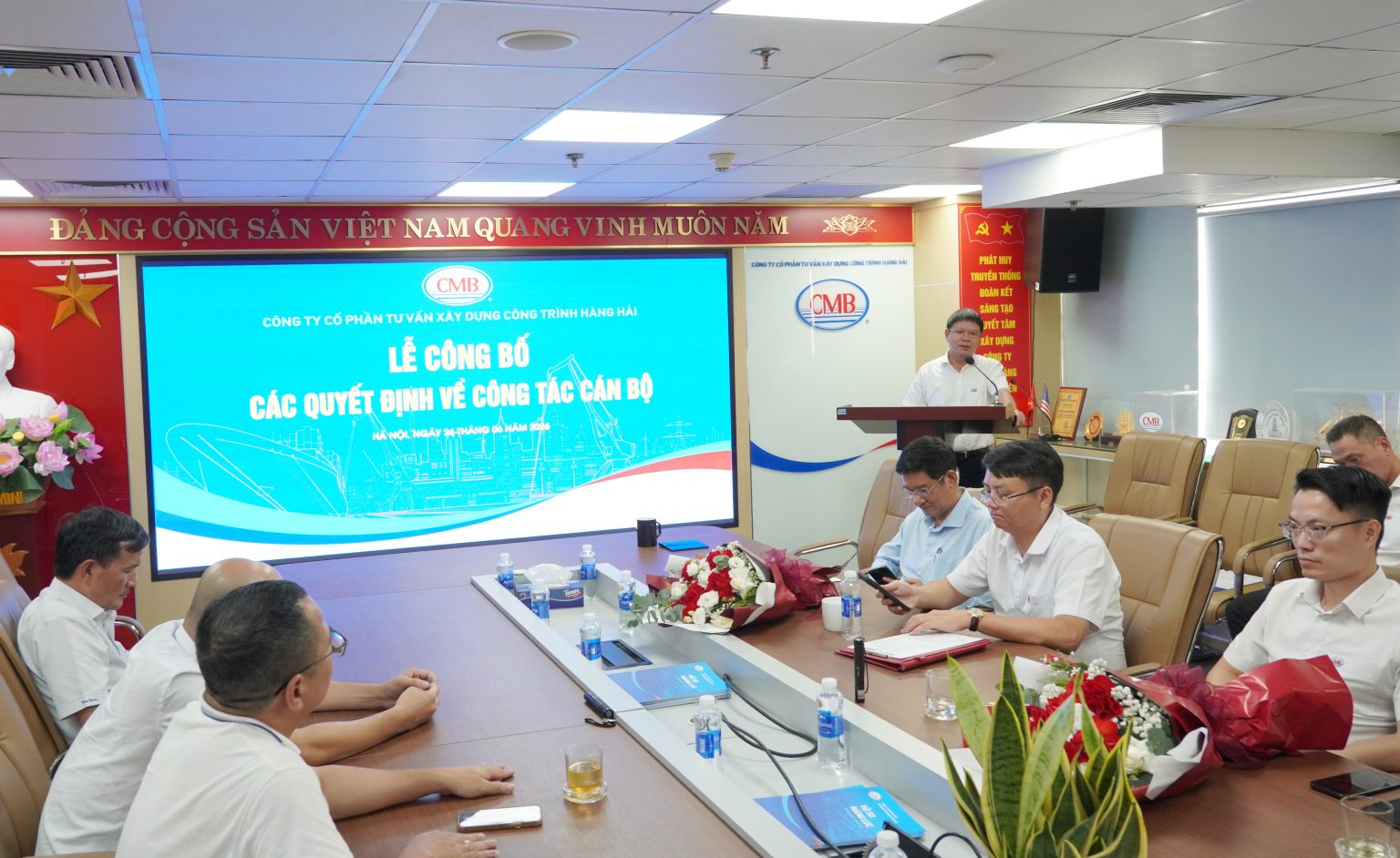 CÔNG TY CỔ PHẦN TƯ VẤN XÂY DỰNG CÔNG TRÌNH HÀNG HẢI TỔ CHỨC LỄ CÔNG BỐ CÁC QUYẾT ĐỊNH VỀ CÔNG TÁC CÁN BỘ