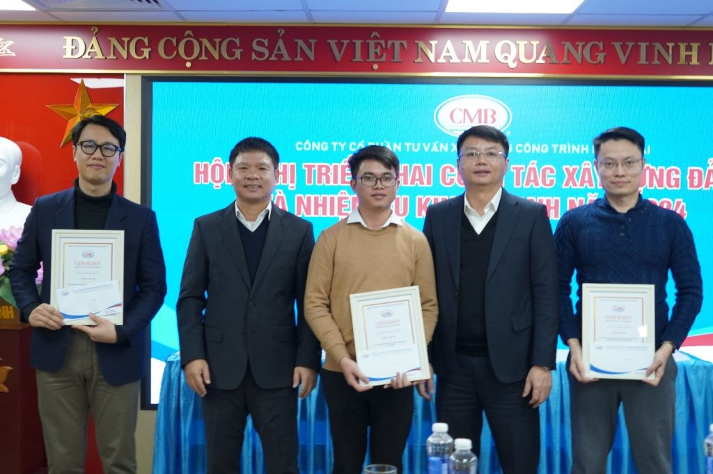 CMB TỔ CHỨC HỘI NGHỊ TRIỂN KHAI CÔNG TÁC XÂY DỰNG ĐẢNG VÀ NHIỆM VỤ KINH DOANH NĂM 2024