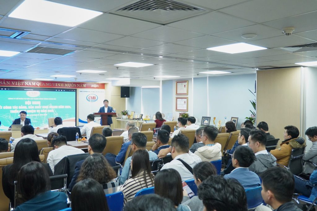 CMB TỔ CHỨC HỘI NGHỊ TRIỂN KHAI CÔNG TÁC XÂY DỰNG ĐẢNG VÀ NHIỆM VỤ KINH DOANH NĂM 2025